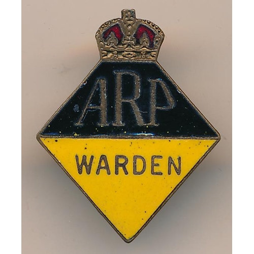 91 - Australia – Queenstown ARP Warden badge in brass with yellow and black enamel, with Hanford Brisbane... 