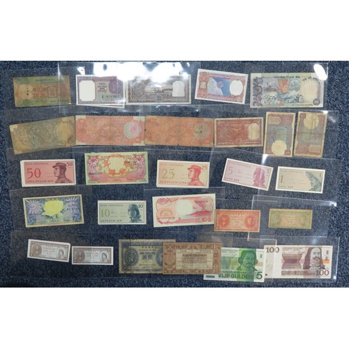 353 - World banknotes collection, in mixed condition, with many uncirculated, with ranges from Albania (4)... 