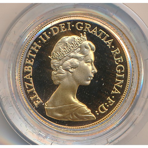 226 - 1980 full sovereign proof, in Royal Mint case of issue, with certificate and outer card box.