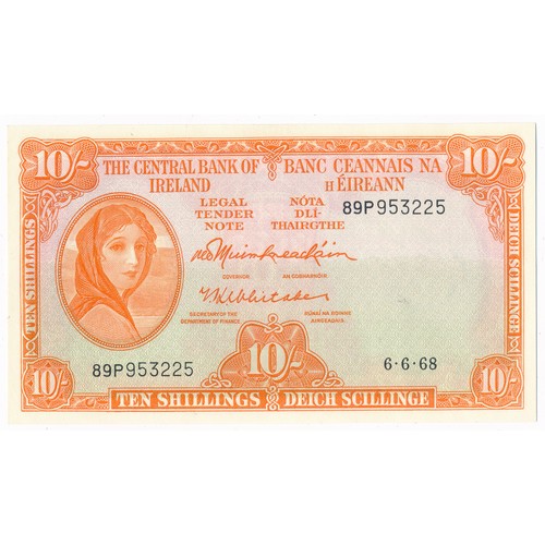 343 - Central Bank of Ireland 1968 10 shillings 89P953225, 6.6.68,  about uncirculated.