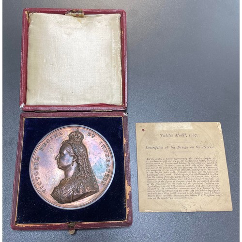 118 - Bronze commemorative medal celebrating Queen Victoria’s Golden Jubilee in 1887, the observe with Cro... 