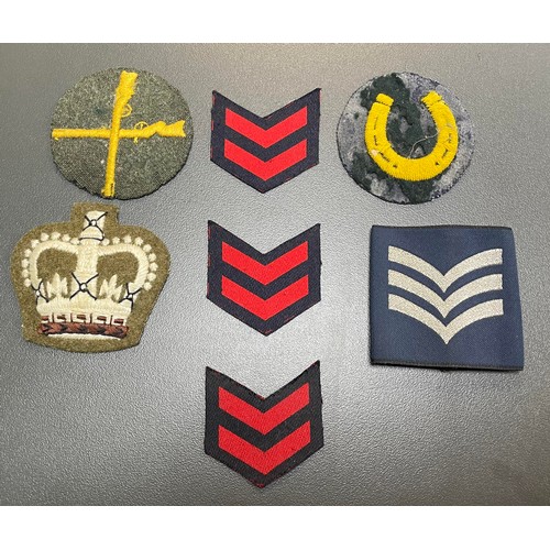 48 - A large selection of assorted cap badges & buttons, Cap Badges to include but not limited to, Royal ... 