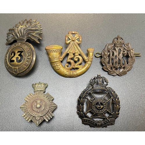 48 - A large selection of assorted cap badges & buttons, Cap Badges to include but not limited to, Royal ... 