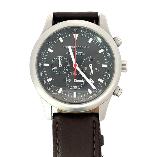 122 - A quartz watch with a leather strap.