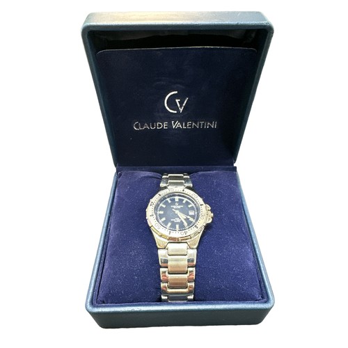 106 - A Claude Valentini Sports 900 watch in a presentation box. Quartz, 3 ATM water resistant. Model no. ... 