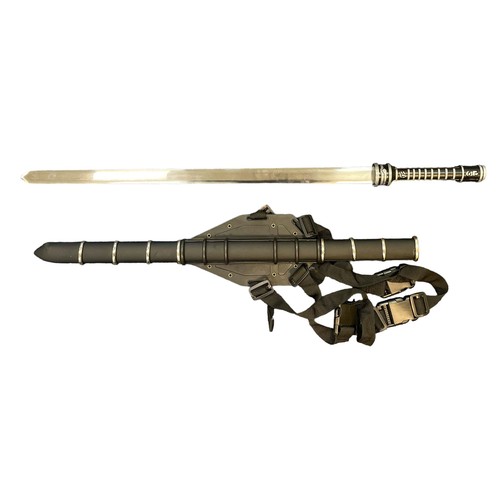 146 - Replica weaponry - Blade – ‘Ancient Warrior’ replica of the Daywalker vampire hunter blade from the ... 