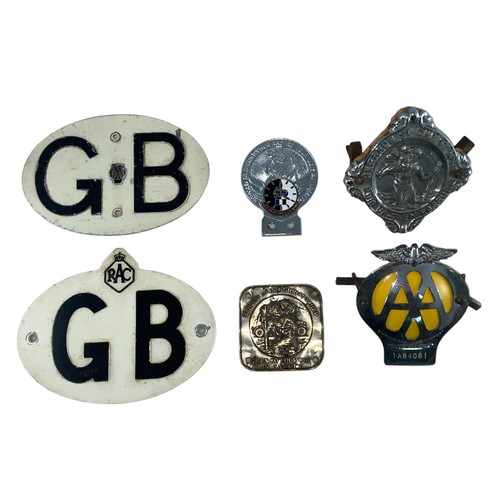 24 - Collection of metal and plastic car badges, generally excellent to good, with AA yellow dome badge N... 