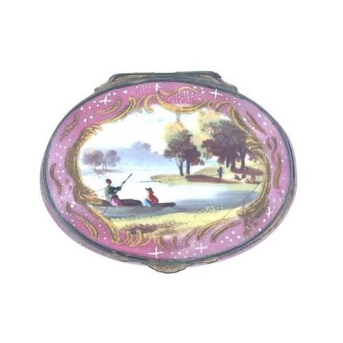 61 - An enamel hand painted pink enamel patch box, probably Bilston with a hinged lid (some damage to met... 