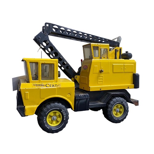 104 - 1970’s Mighty Tonka Crane, yellow pressed metal steel Diecast crane with mechanical working. Used co... 