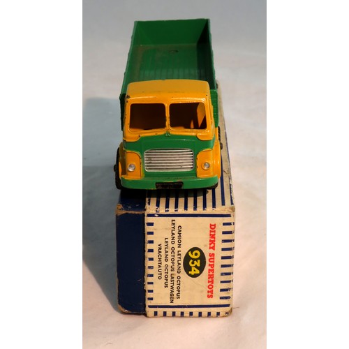 259 - Dinky. Leyland Octopus Wagon No. 934, generally excellent in good plus blue and white striped lift o... 