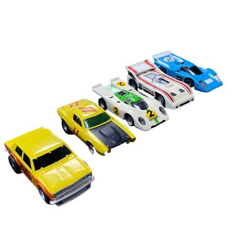 72 - Aurora AFX. 1970s onwards 1/64th scale slot cars collection, generally excellent to good plus, with ... 