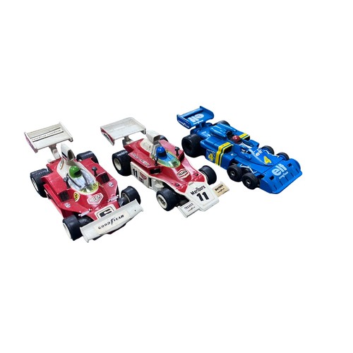 73 - Aurora AFX. 1970s onwards 1/64th scale G-Plus Formula 1 and Indy race slot car collection, generally... 