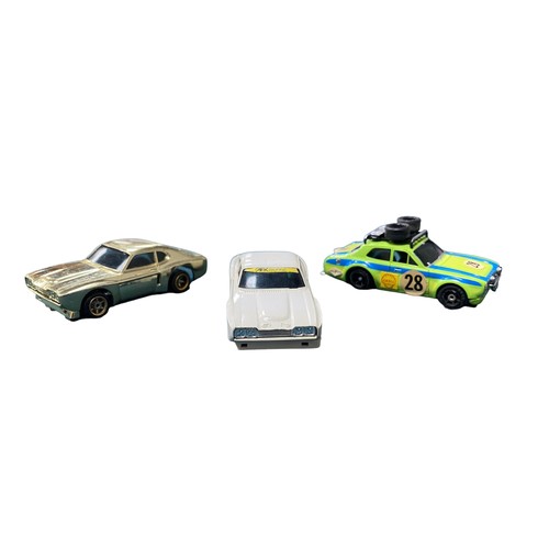 75 - Aurora AFX. 1970s onwards 1/64th scale slot cars collection, generally excellent to good plus, with ... 