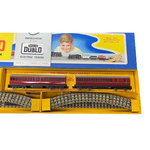 10 - Hornby Dublo. 3-rail Tank Passenger set No. EDP10. generally excellent in excellent to good plus sca... 