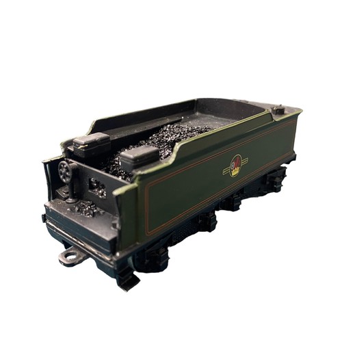 29 - South Eastern Finecast. OO gauge kit built BR green 30453 King Arthur 4-6-0 locomotive and tender, g... 