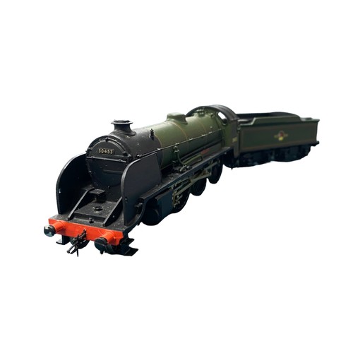 29 - South Eastern Finecast. OO gauge kit built BR green 30453 King Arthur 4-6-0 locomotive and tender, g... 