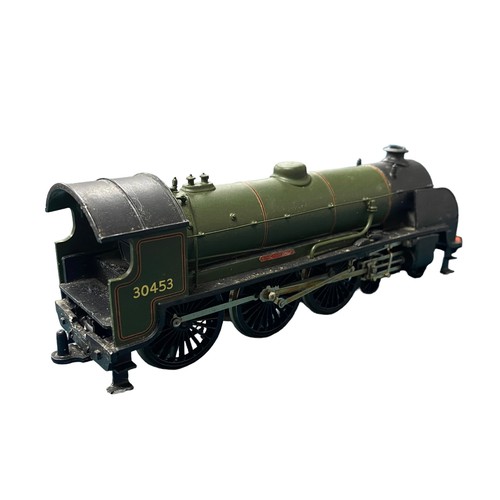 29 - South Eastern Finecast. OO gauge kit built BR green 30453 King Arthur 4-6-0 locomotive and tender, g... 