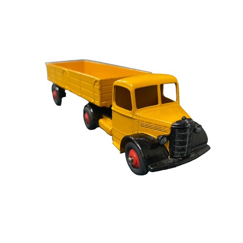 230 - Dinky. Bedford Articulated Lorry No. 521, generally excellent in excellent to good plus Dinky Supert... 