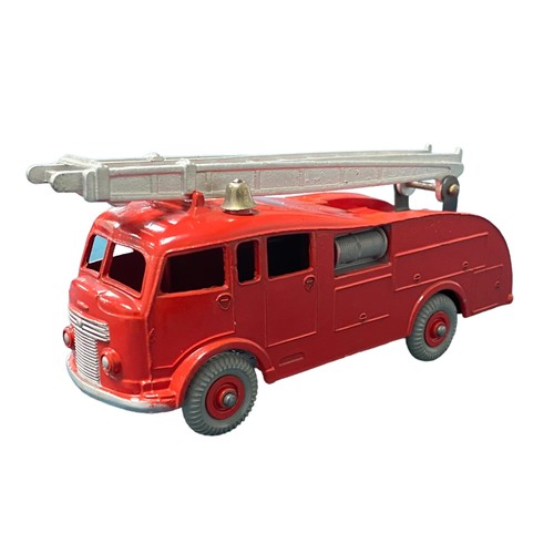 262 - Dinky. Fire Engine with extending ladder No. 555, generally excellent in excellent Dinky Toys blue b... 