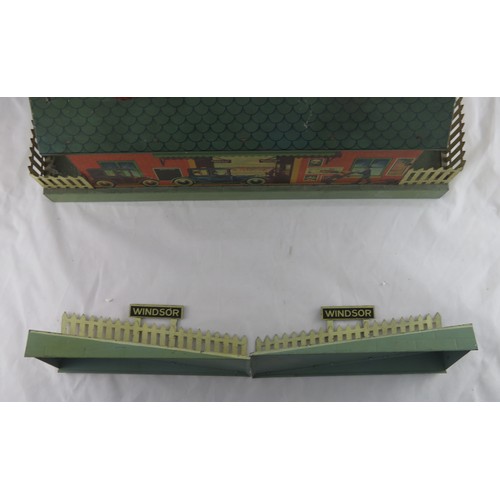 49 - Hornby. O gauge unboxed Windsor Station No. 2E, generally excellent to good plus, with blue-green ba... 