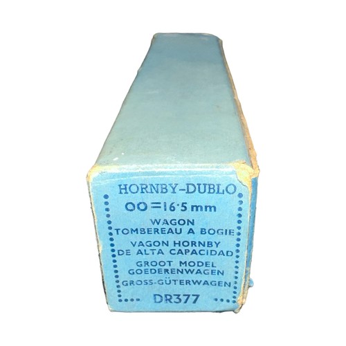 23 - Hornby Dublo. Collection of coaches and accessories, generally excellent to good plus in good plus o... 