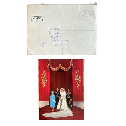 840 - 1981 Christmas Card from HM Queen Elizabeth II. Cover with printed colour photo of the Royal wedding... 