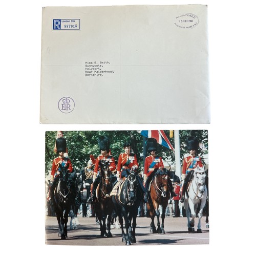 844 - 1986 Christmas Card from HM Queen Elizabeth. Front cover with colour photograph of The Royal Family ... 