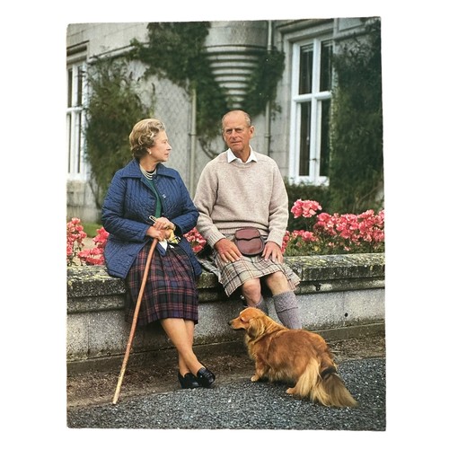 848 - A 1990 Christmas card from HM Queen Elizabeth II. Cover with printed colour photograph of The Queen ... 