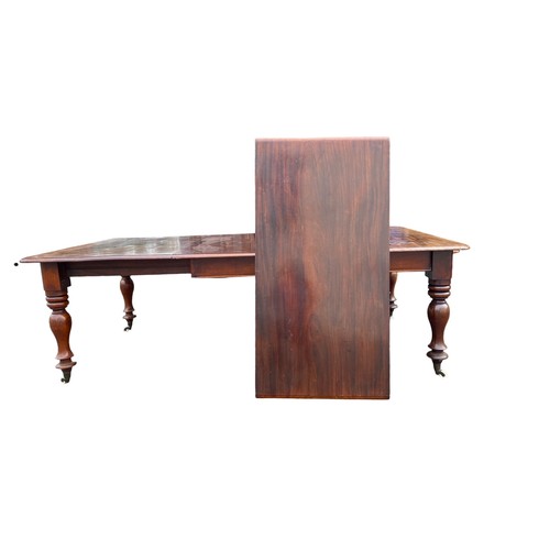 218 - Victorian mahogany 2 leaf extending dining table with winding mechanism. Width 126cm, length 159cm w... 