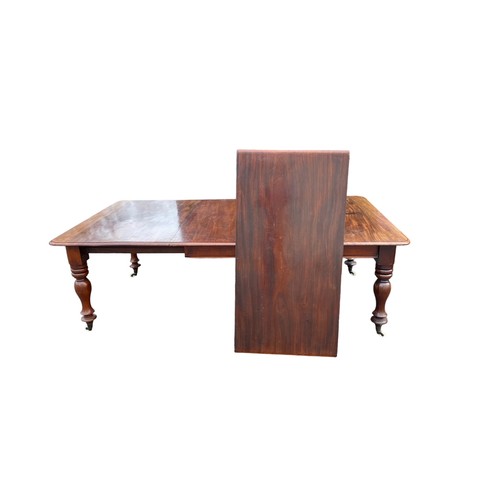 218 - Victorian mahogany 2 leaf extending dining table with winding mechanism. Width 126cm, length 159cm w... 