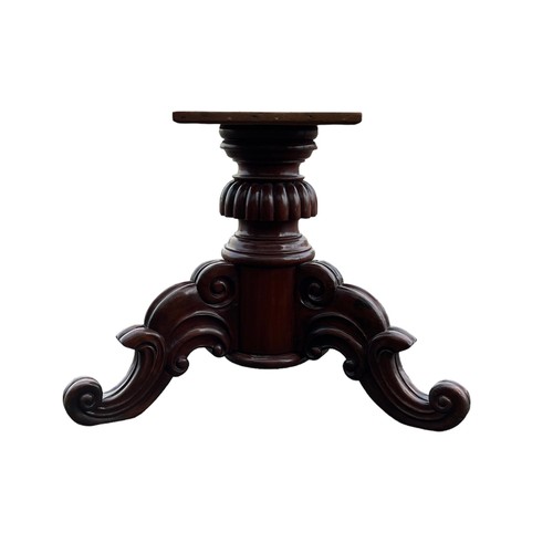 489 - Victorian mahogany circular breakfast table on gadrooned stem, diameter 126cm.