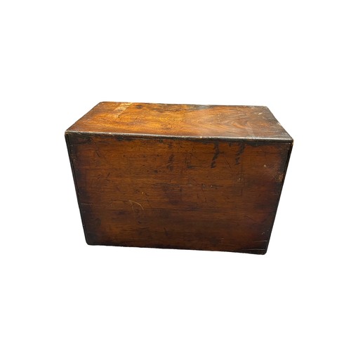 502 - 7 drawer wooden box with brass carrying handles and cover to front (hinges to cover are broken), wid... 