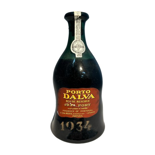 93 - A Porto Dalva 1934 House Reserve port with wax seal missing.