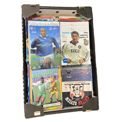 722 - Coventry City - A selection of over 1400 Football matchday programmes in 12 fruit trays. Mainly Cove... 