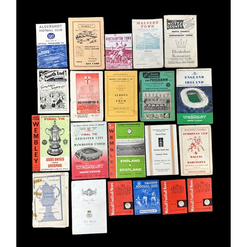 723 - Mainly 1960's football programmes (120+), including internationals, cup fixtures, friendlies, Scotti... 