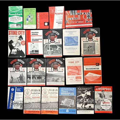 723 - Mainly 1960's football programmes (120+), including internationals, cup fixtures, friendlies, Scotti... 