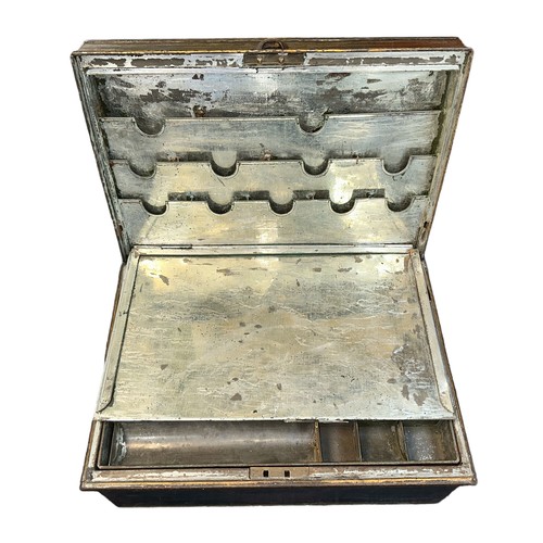 521 - Large fitted metal barristers / salesman's tin box with lockable section (no key), lift-out section ... 