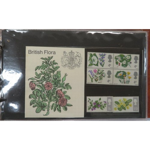 644 - Great Britain small range of presentation packs in binder and loose with QEII pre decimal issues inc... 