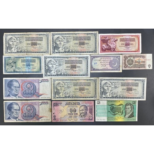 256 - World banknotes (33), in mixed condition with examples from Australia, Guernsey, India, Isle of Man,... 