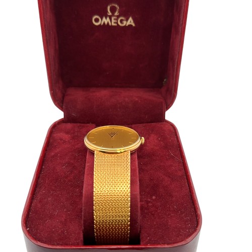 599 - 1982 Omega Gents Dress watch in Solid 18k Gold, Total Weight 59gms. Watch in working order.