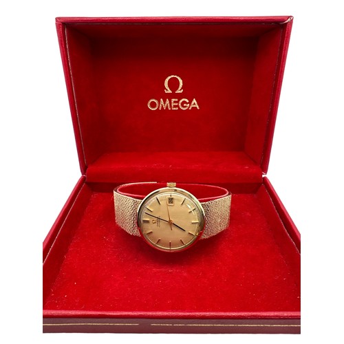 580 - 1979 Omega Gents Dress watch in Solid 9ct Gold. Watch in working order. Total Weight 60gms