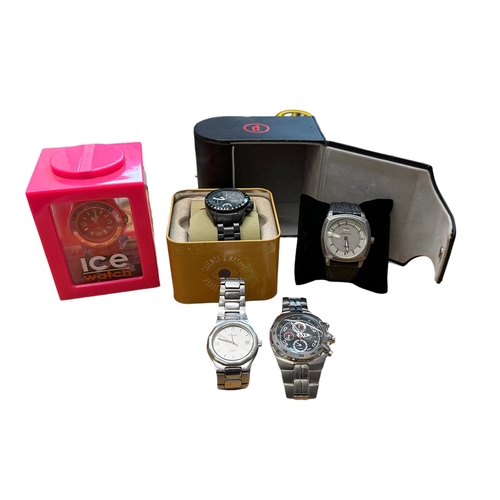 600 - 5 Watches including
1 boxed Fossil 10 ATM watch with spare link and booklet. 
1 boxed Ice watch with... 