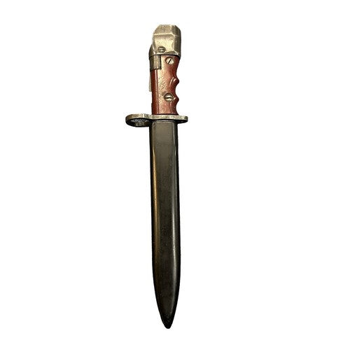 98 - Lee Enfield No. 7 rifle single-blade bayonet swivel action, with metal scabbard. Blade marked No. 7 ... 