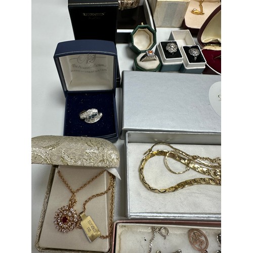 504 - A selection of jewellery including an amethyst pendant stamped 9ct, two 18ct gold plated gemset neck... 