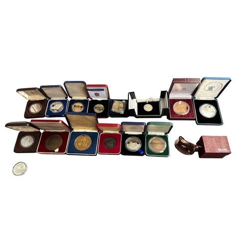 382 - Collection of commemorative medals with boxed silver proofs 1978 The Lucas Centre Birmingham, 1979 B... 