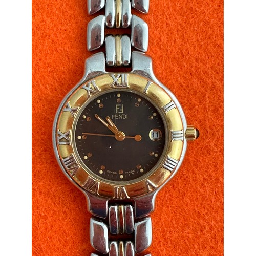 576 - A Fendi  watch, with quartz movement, Roman numeral hour markers on bezel and date display. Water re... 