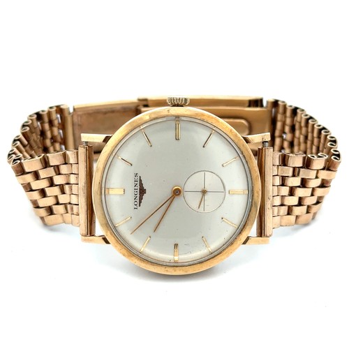 571 - Gents 1950's 9ct Longines wristwatch with 9ct gold bracelet, manual wind, in working order. Total we... 