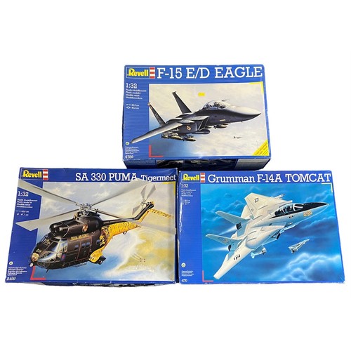 187 - Model kits. Revell 1/32nd scale Military Aircraft unmade plastic kits, generally excellent in good p... 