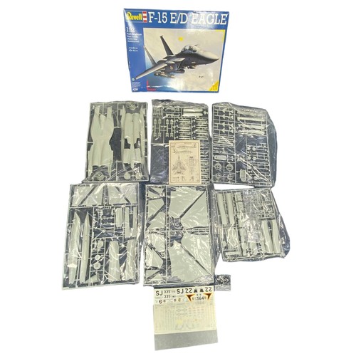 187 - Model kits. Revell 1/32nd scale Military Aircraft unmade plastic kits, generally excellent in good p... 