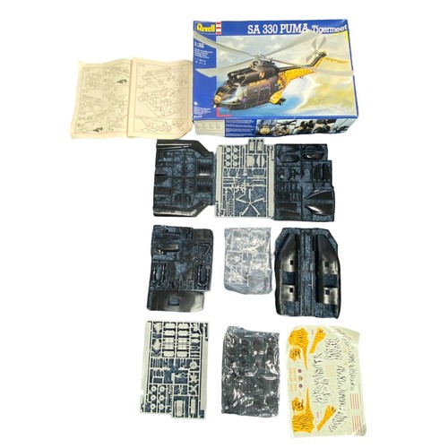 187 - Model kits. Revell 1/32nd scale Military Aircraft unmade plastic kits, generally excellent in good p... 